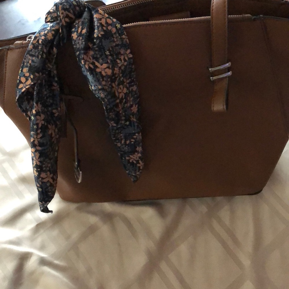 Handbag - Picture 2 of 5